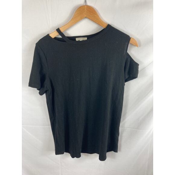 NWT Stratus by Chenault Strappy Cutout Shoulder Tshirt M - Picture 2 of 5